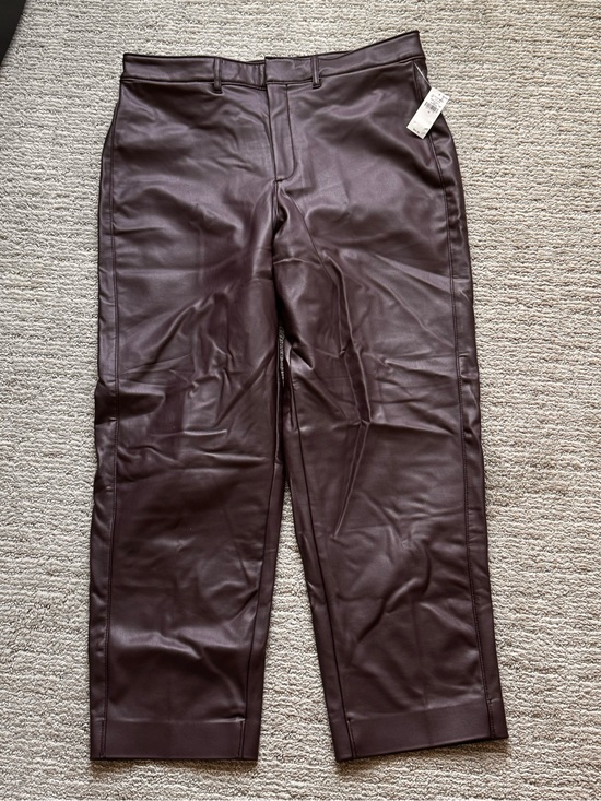 Old Navy Pants - Old Navy High-Rise Pixie Straight pants